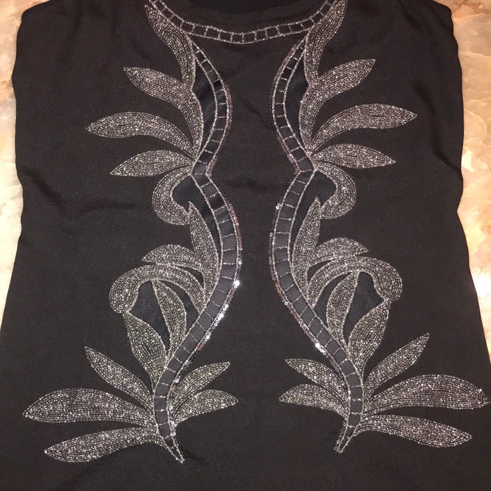 Express Embroidered Tank - Picture 3 of 5
